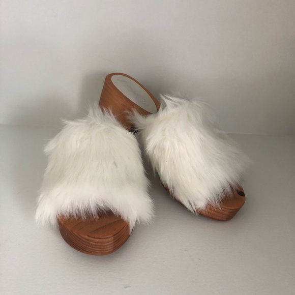 Free People Shoes - NWOB Free People White Faux Fur Slide On Mule
